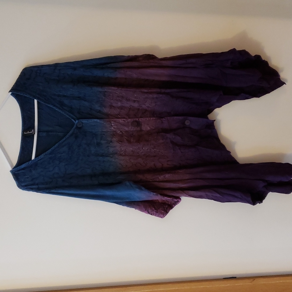 SACRED THREADS L/XL EMBROIDERED HANDKERCHIEF HEM TOP